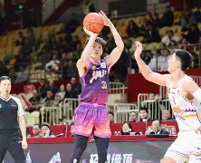 爱游戏体育平台 -里程碑夜阿贾克斯遗憾出局;社区盾清晨刷纪录;管理层满意;临场指挥获称赞